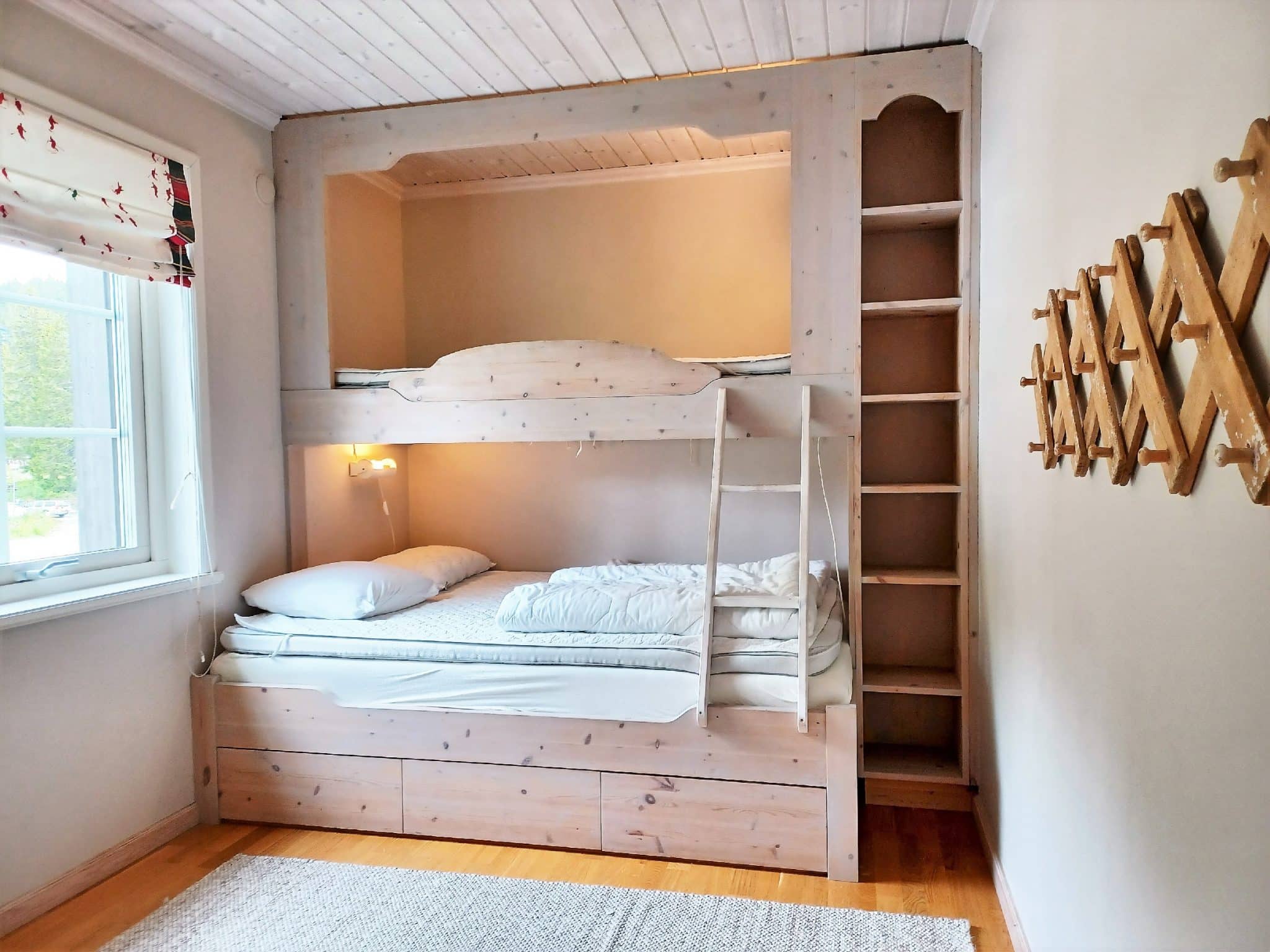 Bedroom with bunk bed in Ekorren, Åre Björnen